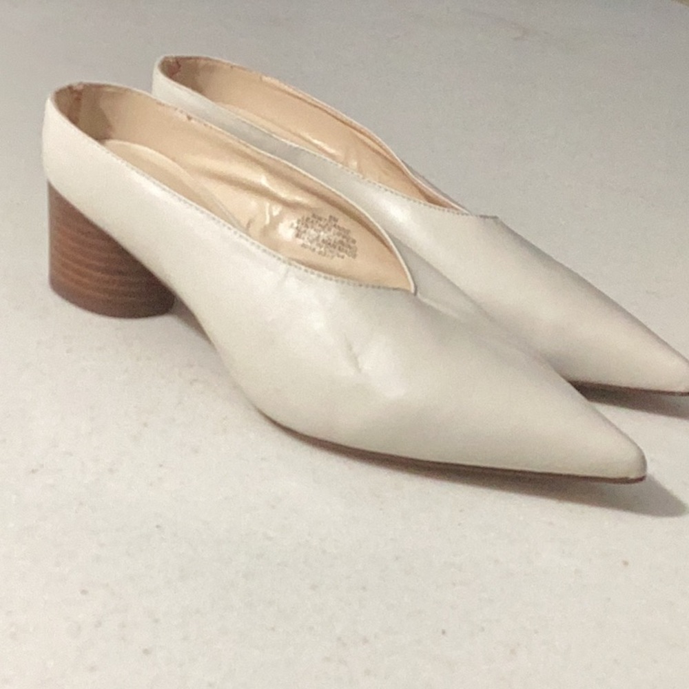 NINE WEST POINTED TOE MULES NWOT